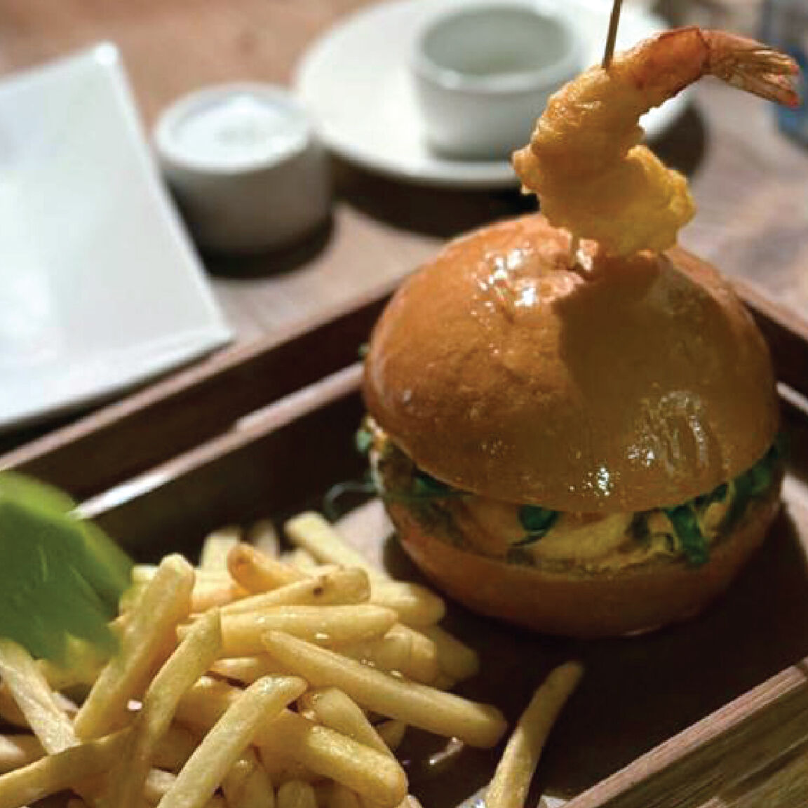 Бургер шримп с картофелем фри