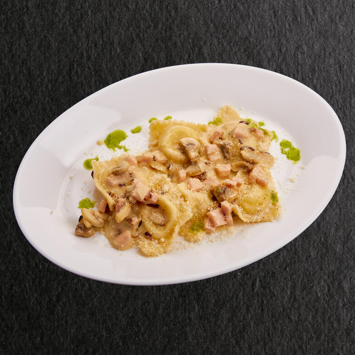 РАВИОЛИ С СЫРОМ, ВЕТЧИНОЙ И ГРИБАМИ