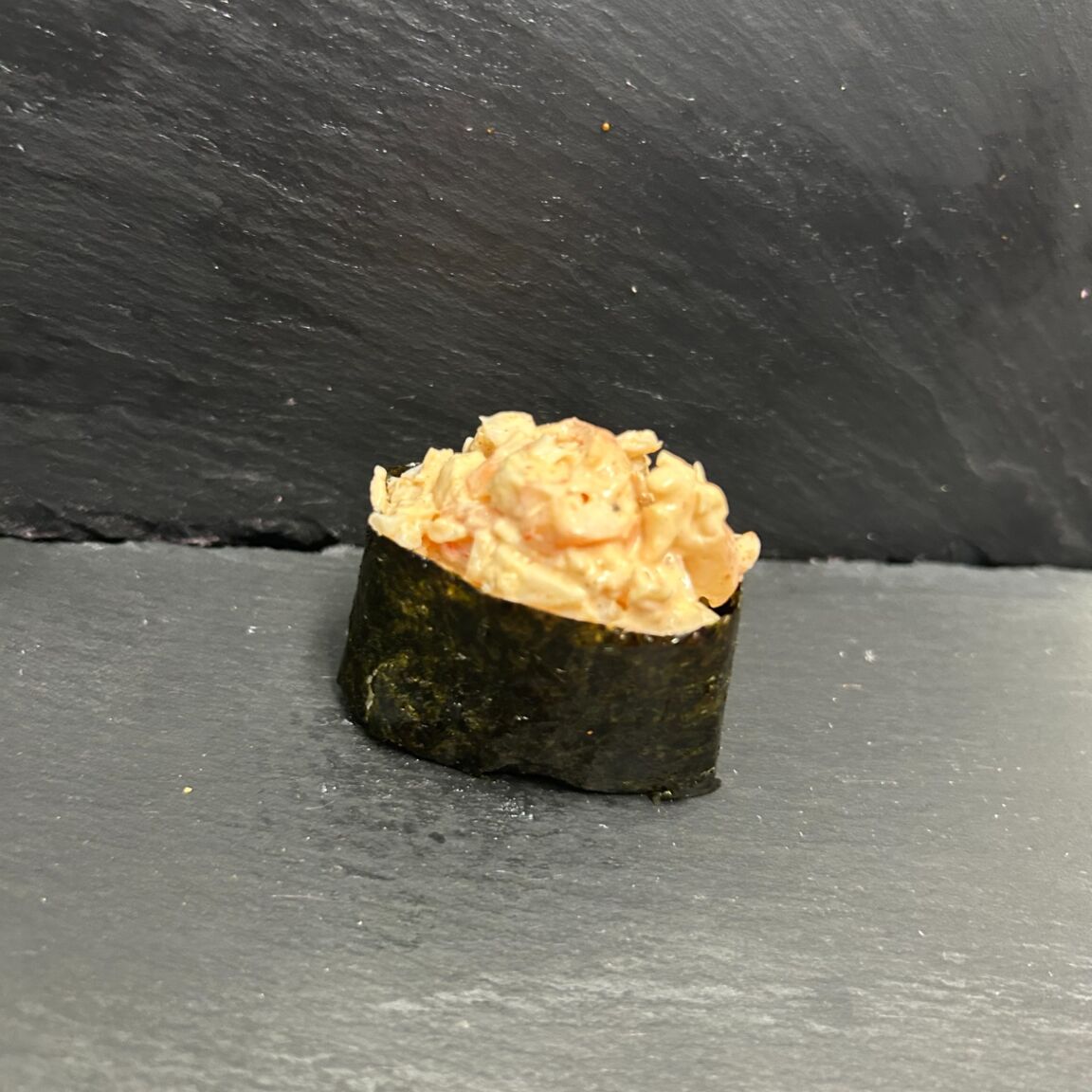 Спайси гункан с тигровой креветкой