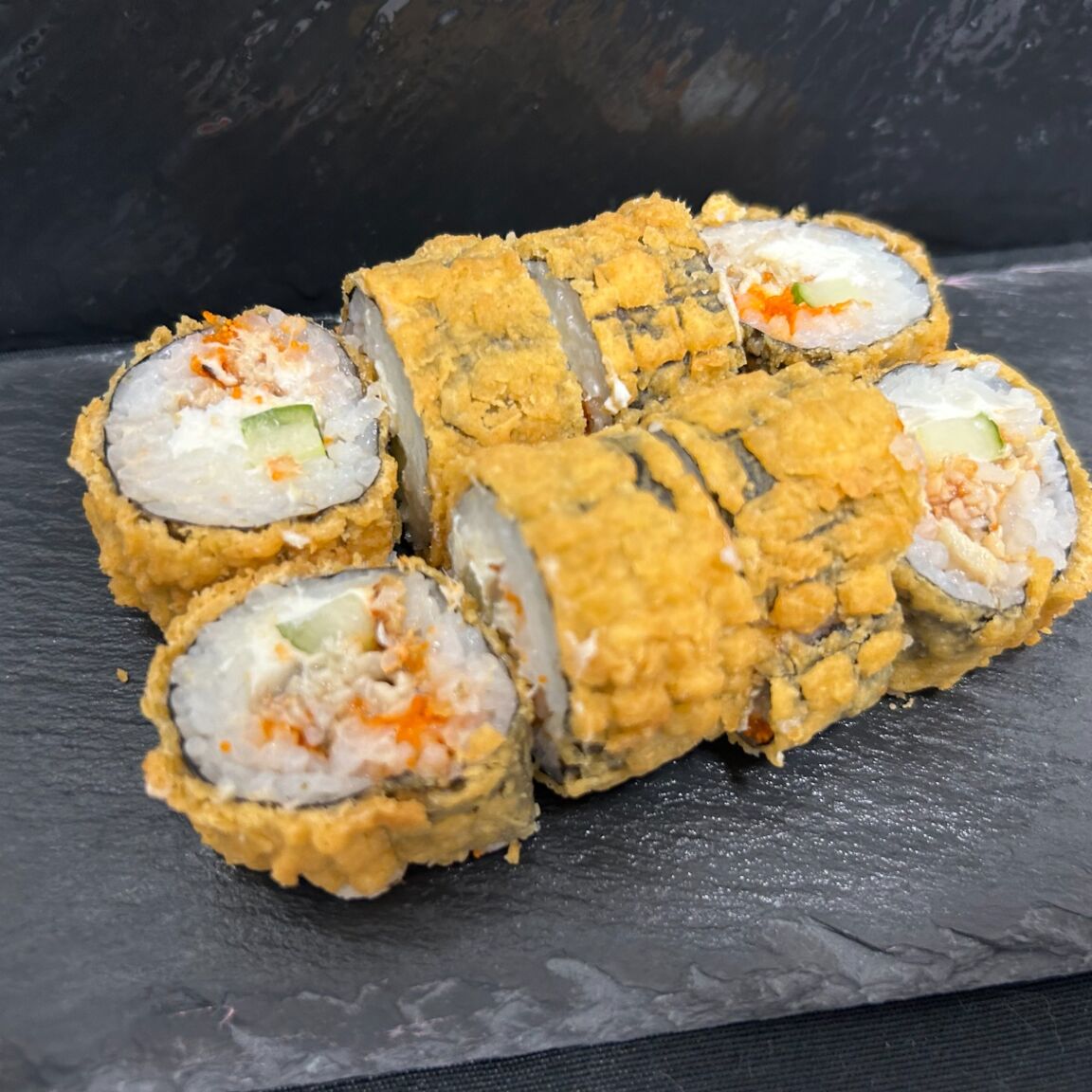 Ролл горячий с угрем