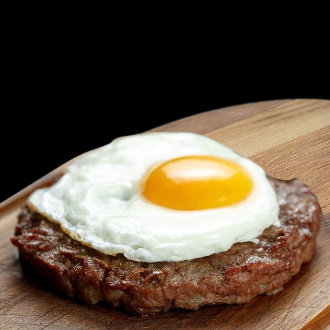 Бифштекс рубленный с яйцом