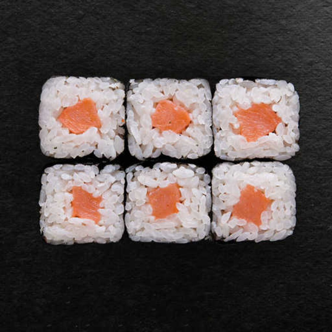 Ролл с лососем